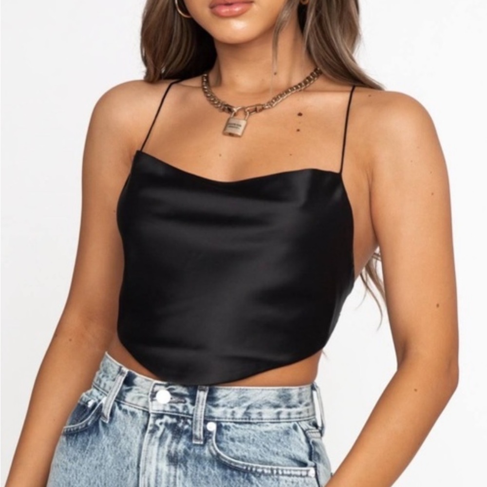 NWT White fox boutique runaway black crop top